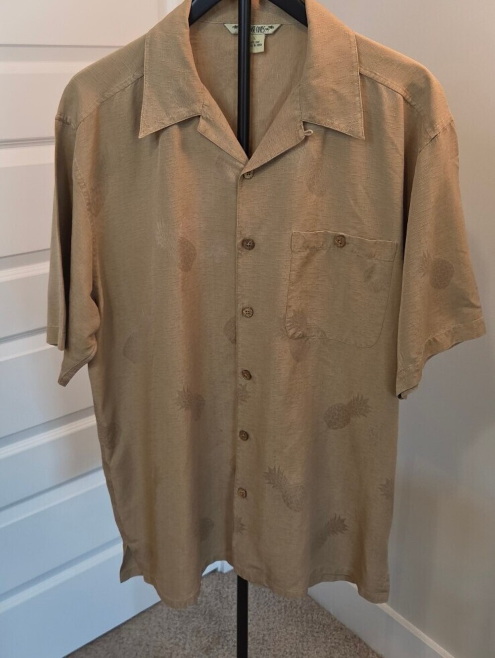 Paradise Outfitters Men's Large Beige Silk Pineapple Print Button-Up Shirt